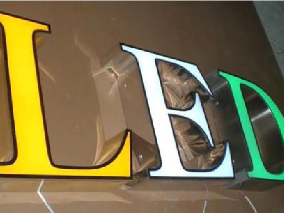 邓州介绍LED招牌的基础知识。